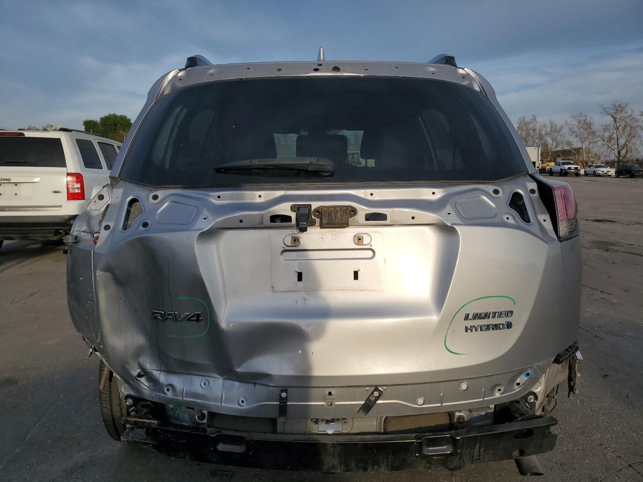 2018 Toyota RAV 4 - Image 6