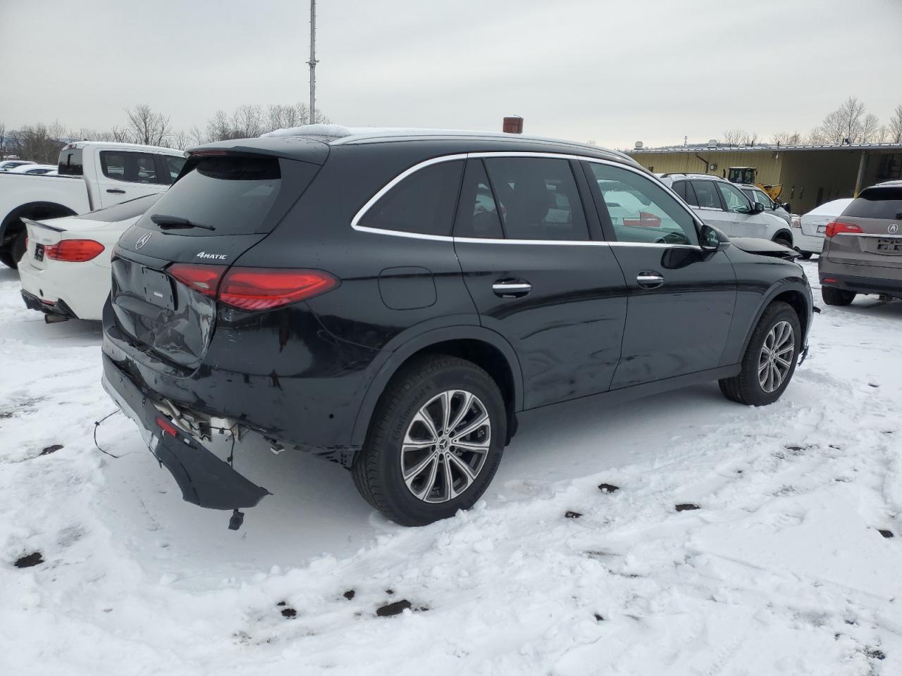 2024 Mercedes-Benz GLC - Image 3