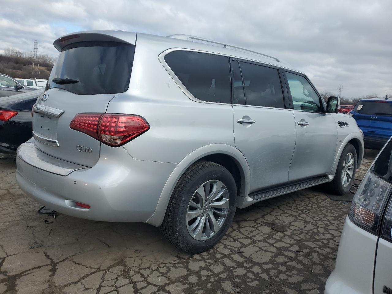 2015 Infiniti QX80 - Image 3