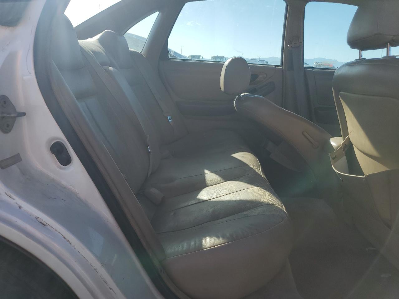1997 Toyota Avalon - Image 10