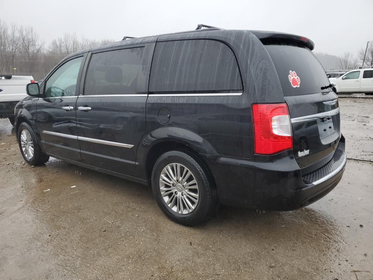 2013 Chrysler Town & Country - Image 2