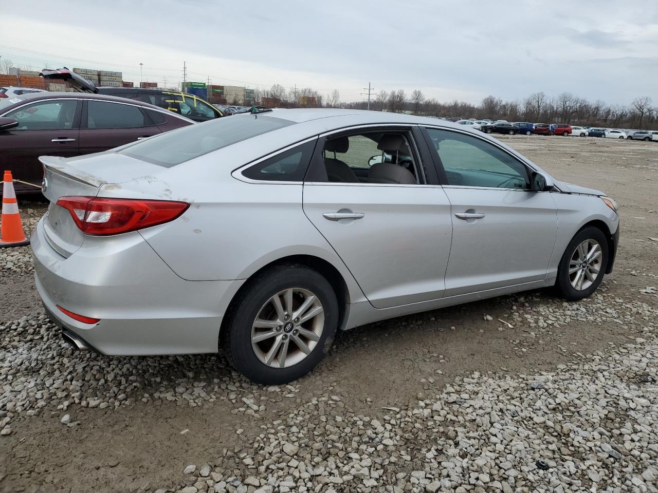 2016 Hyundai Sonata - Image 3