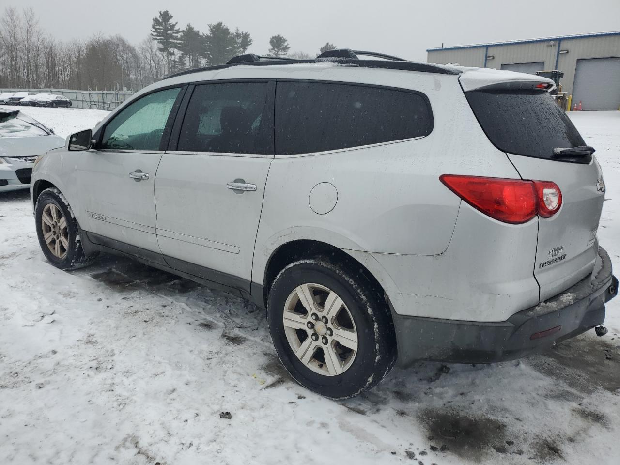 2009 Chevrolet Traverse - Image 2