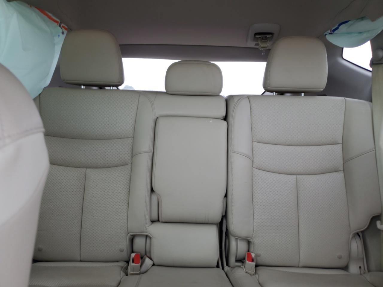 2015 Nissan Murano - Image 10