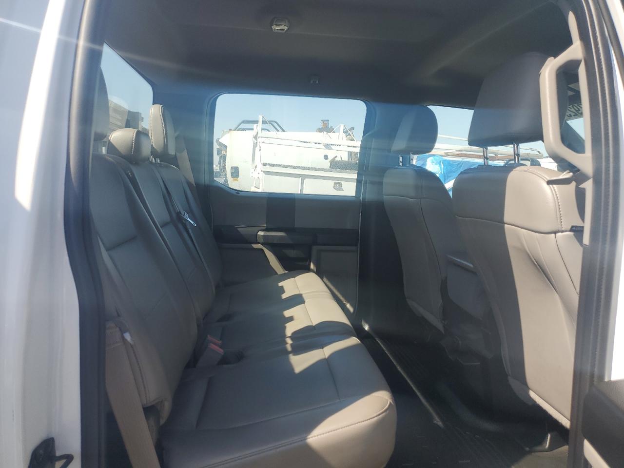 2018 Ford F350 - Image 11