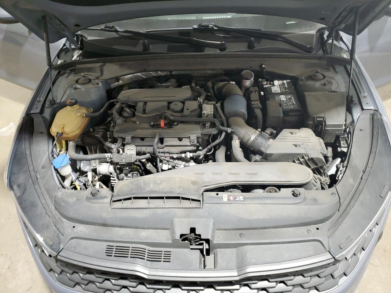 2022 Kia K5 - Image 11