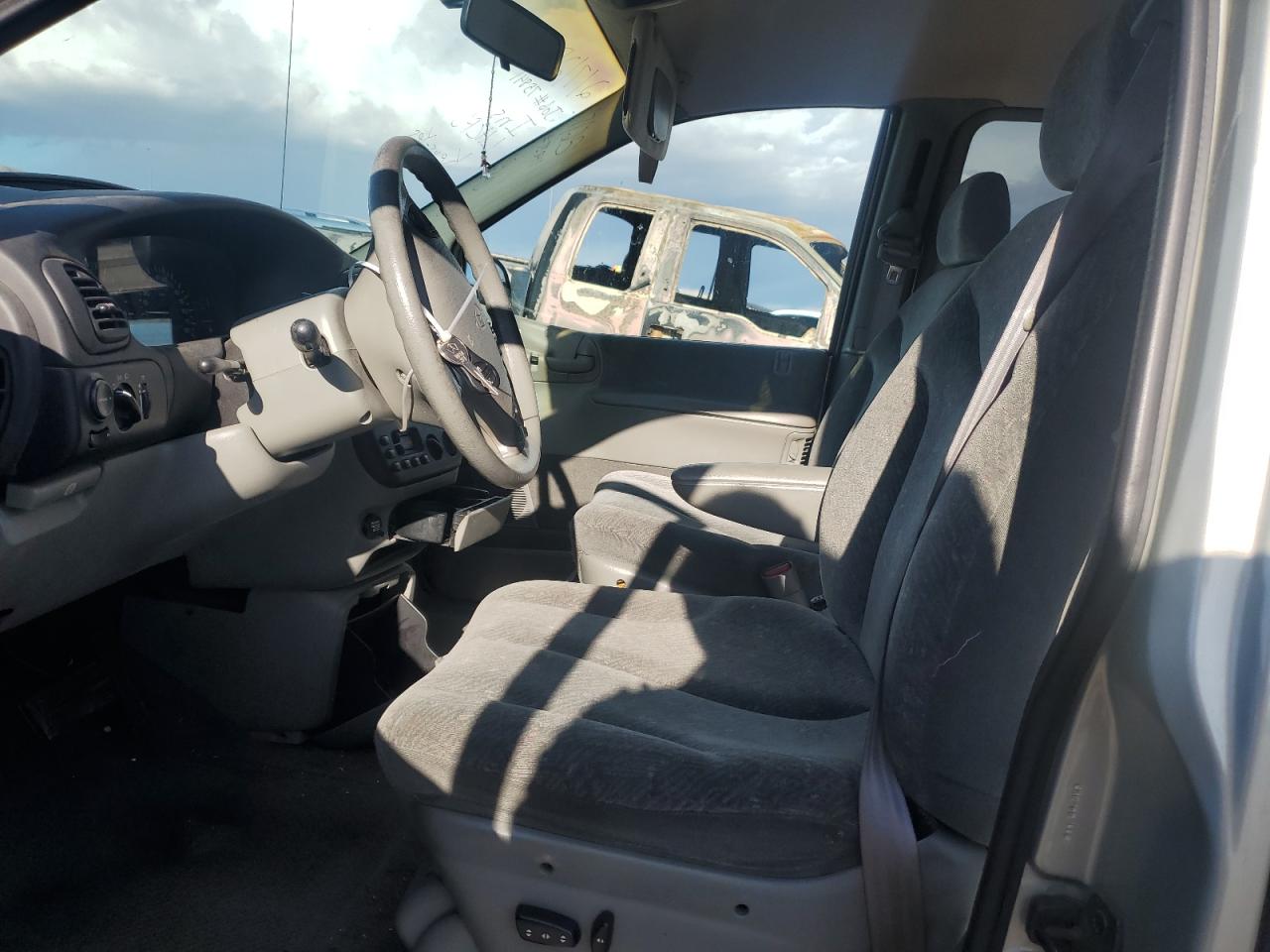 1999 Dodge Caravan - Image 7