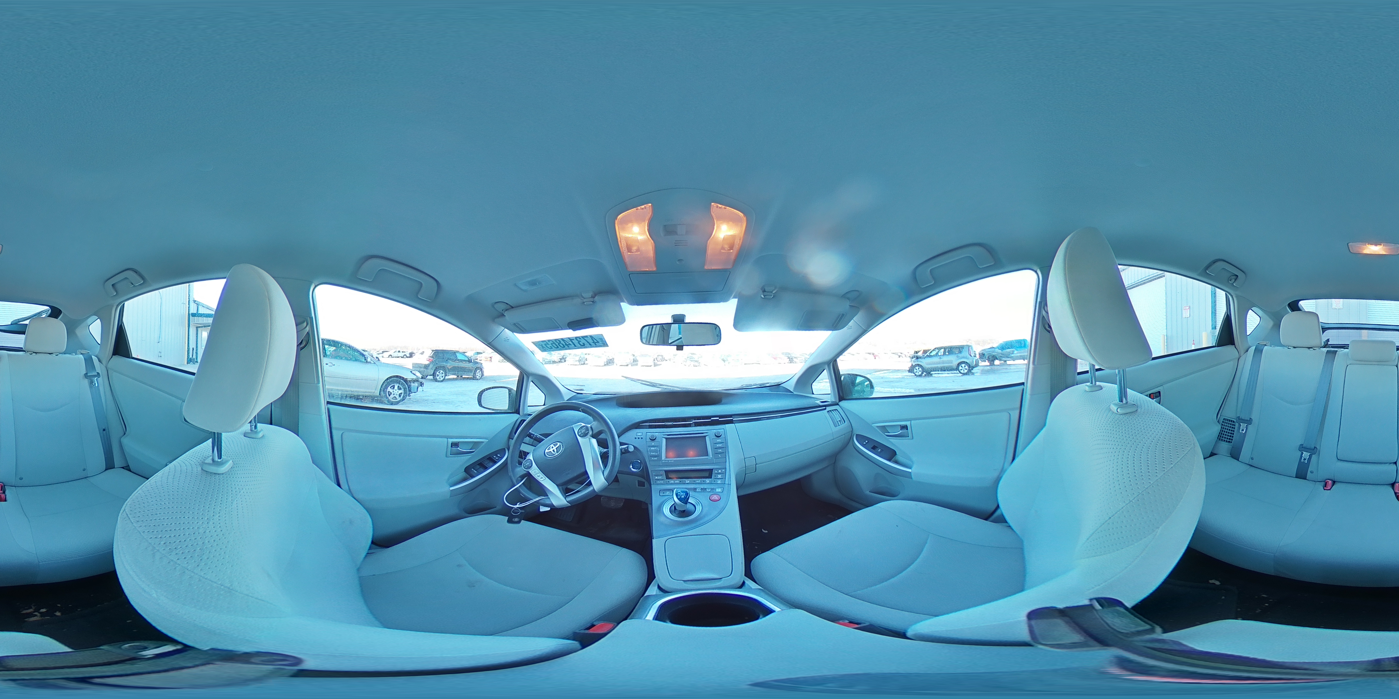 2014 Toyota Prius - Image 13