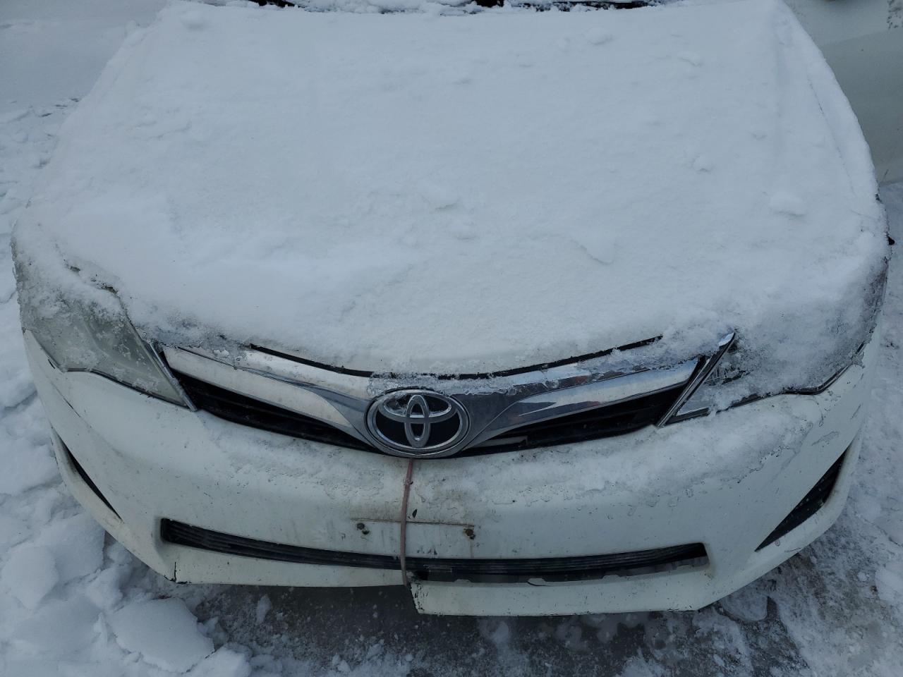 2012 Toyota Camry - Image 11