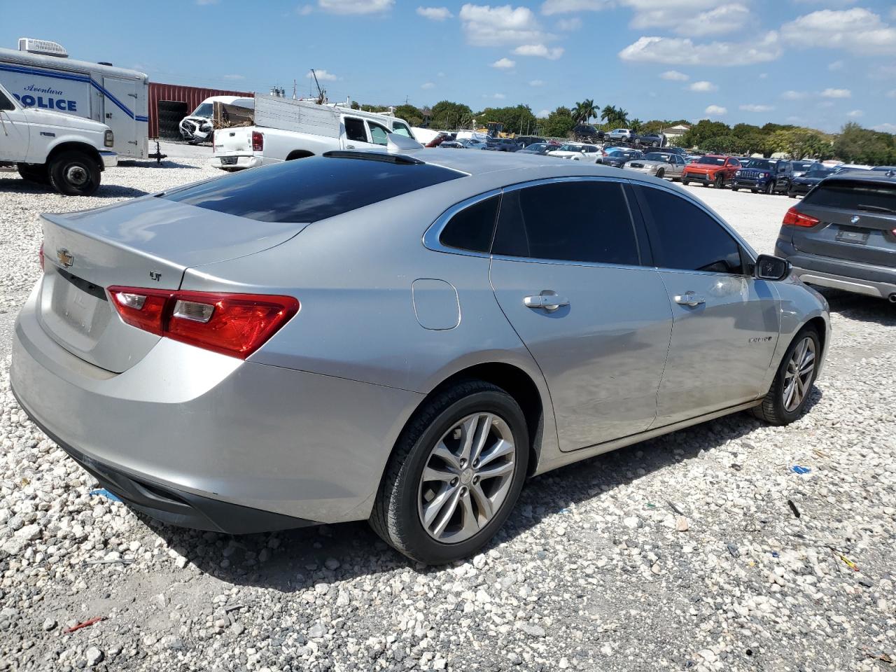 2016 Chevrolet Malibu - Image 3