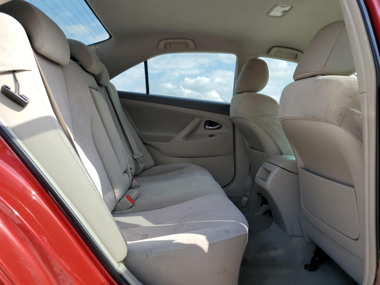 2011 Toyota Camry - Image 10