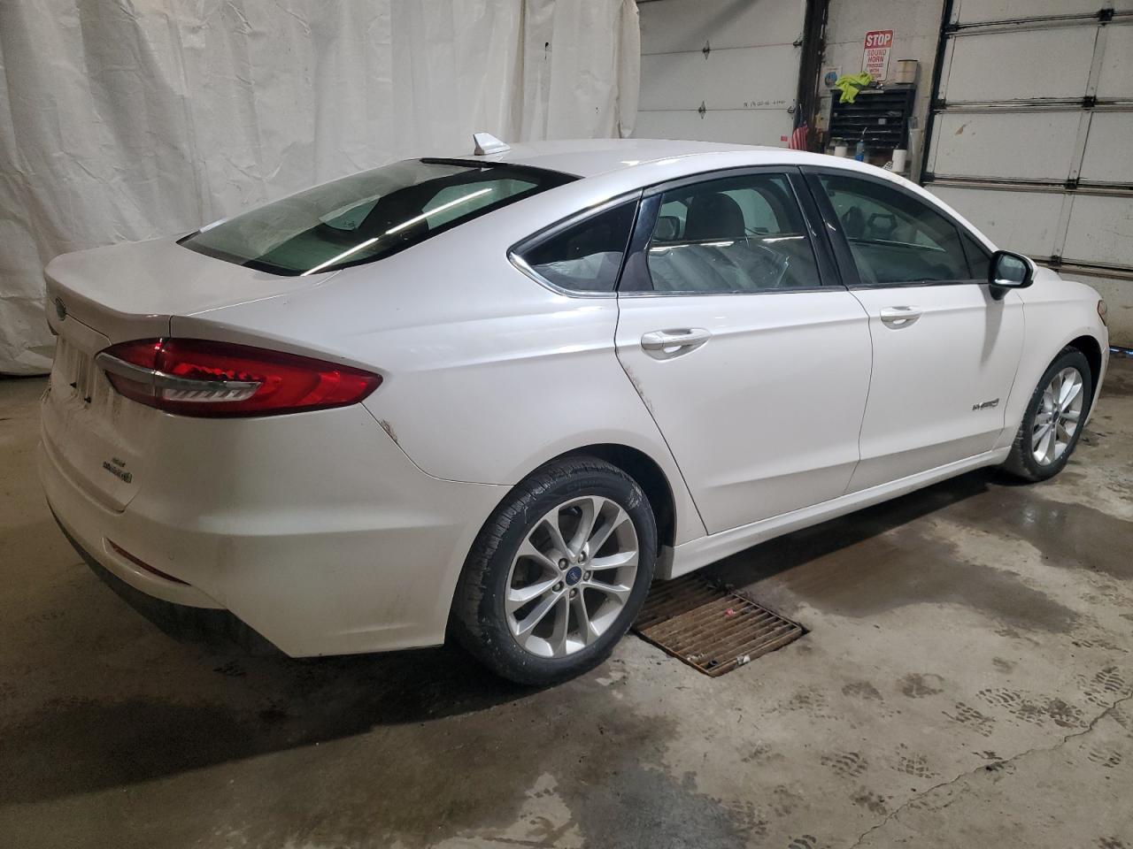 3FA6P0LU9KR262225 FORD FUSION 2019