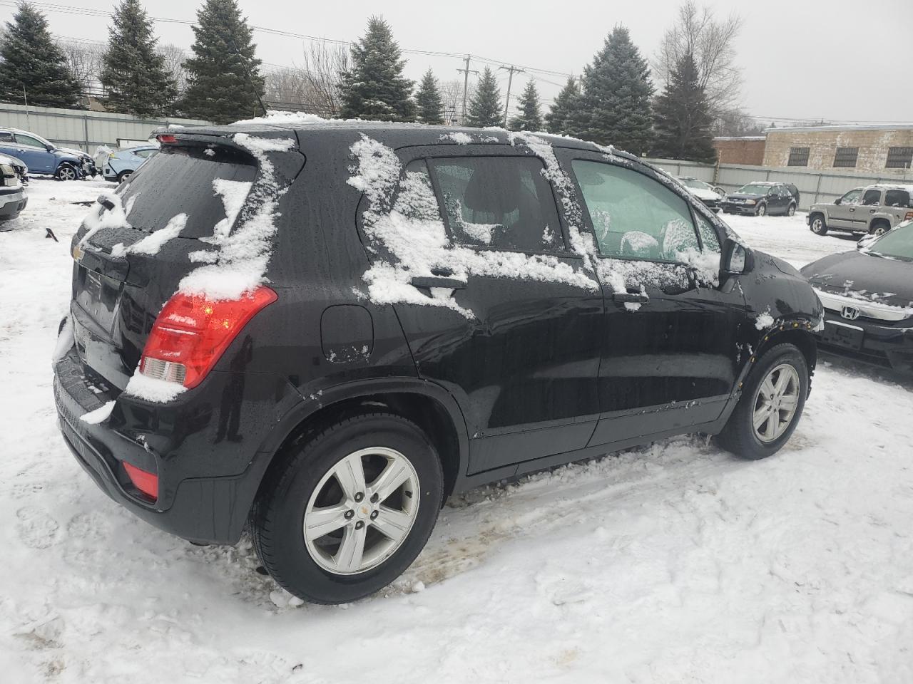 KL7CJKSB3LB327275 CHEVROLET TRAX 2020