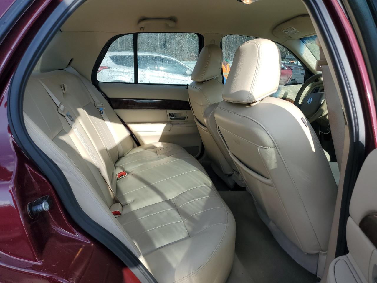 2010 Mercury Grand Marquis - Image 10