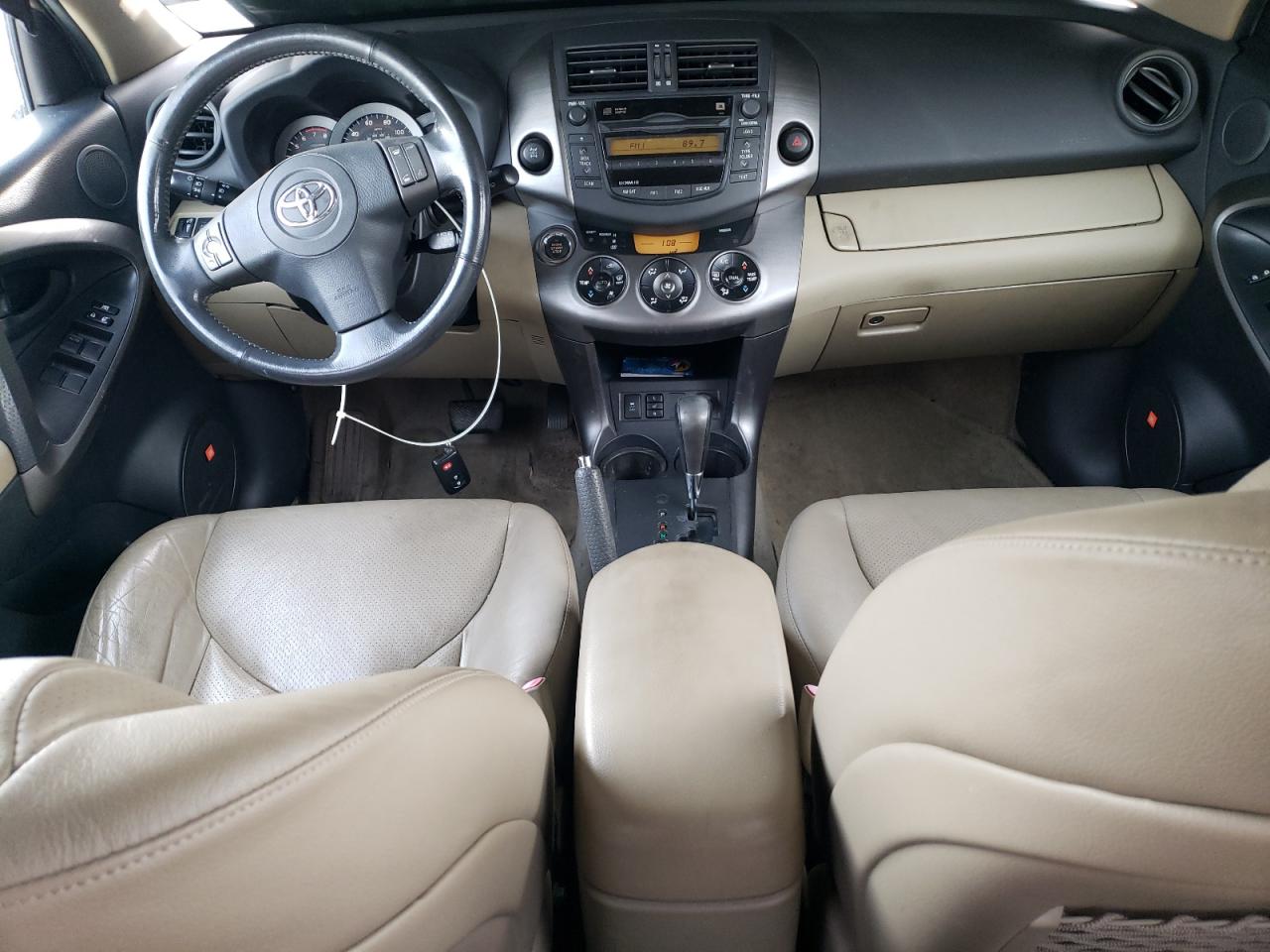 2010 Toyota RAV 4 - Image 8
