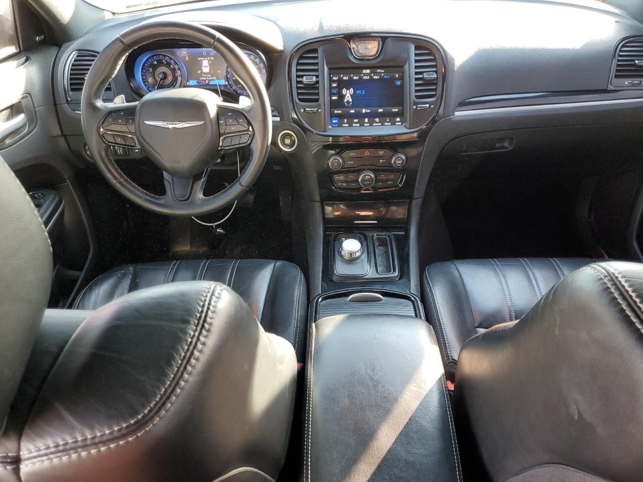 2019 Chrysler 300 - Image 8