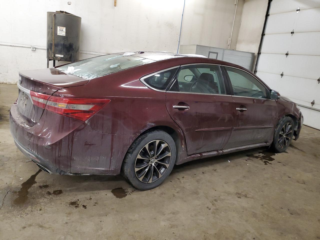 2016 Toyota Avalon - Image 3