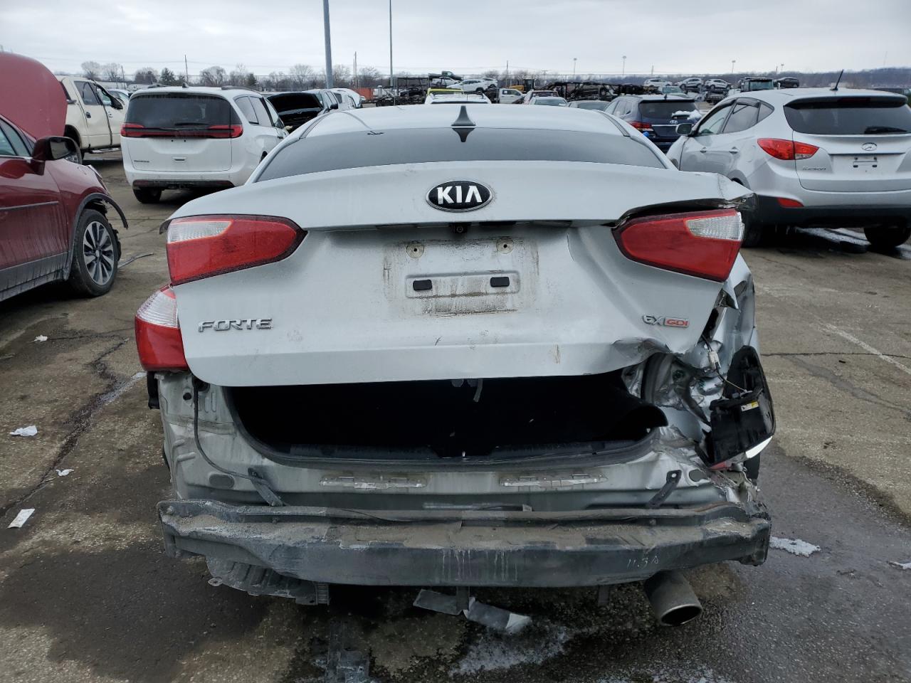 2016 Kia Forte - Image 6