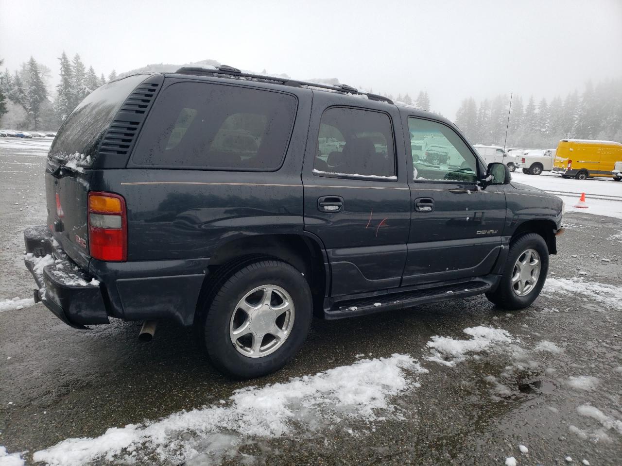 2003 GMC Yukon - Image 3