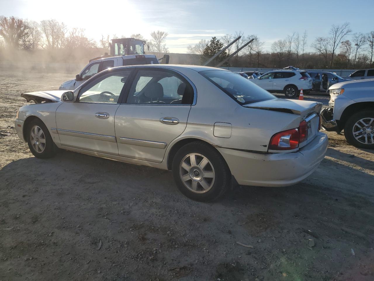 2004 Kia Optima - Image 2
