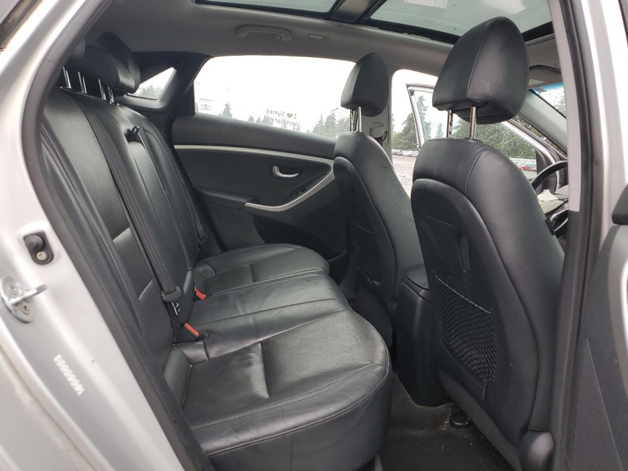 2016 Hyundai Elantra - Image 10