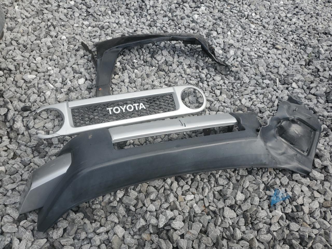 2010 Toyota FJ Cruiser - Image 13