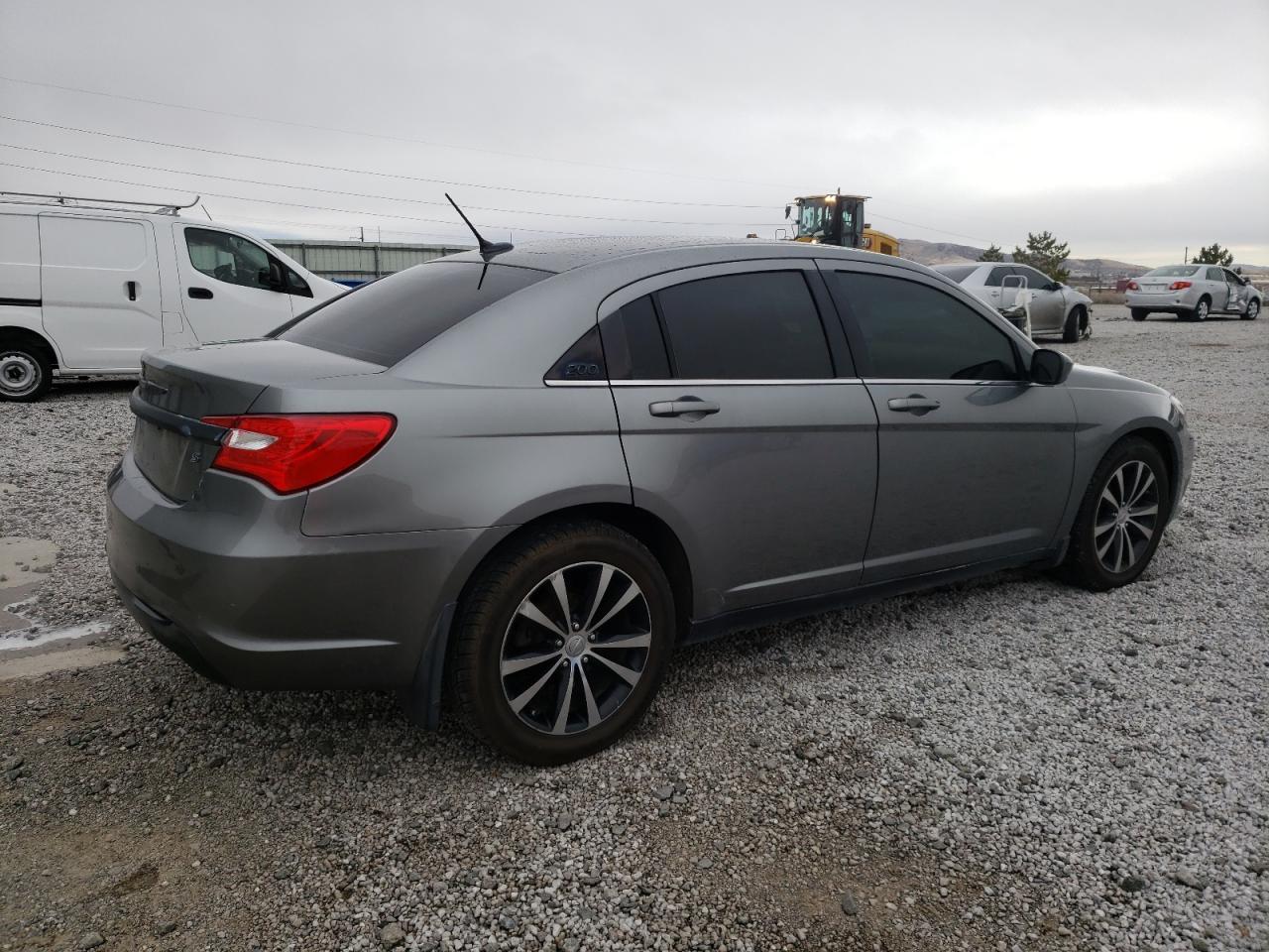 2011 Chrysler 200 - Image 3