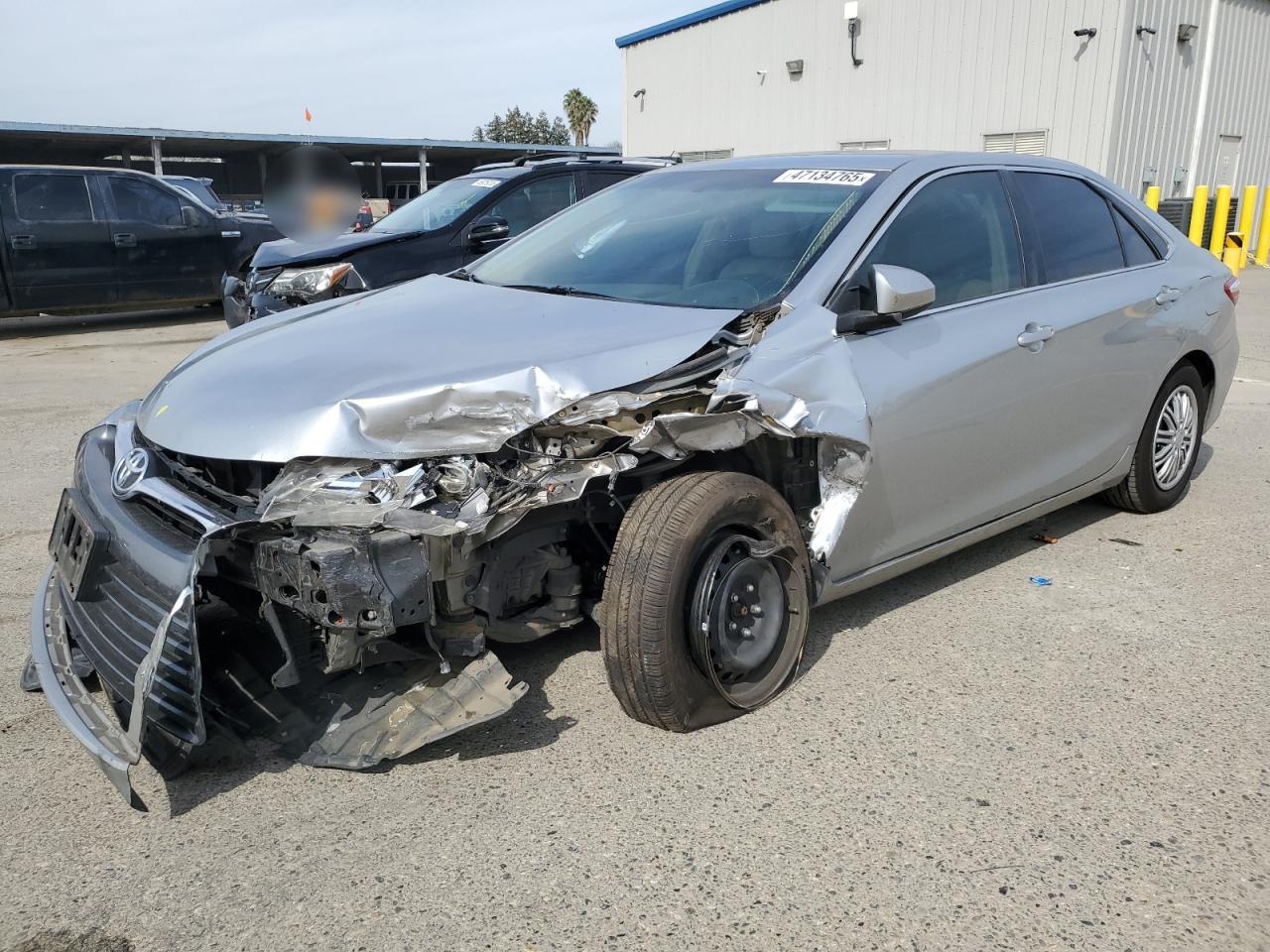 2017 Toyota Camry Le продається в Fresno, CA - Front End