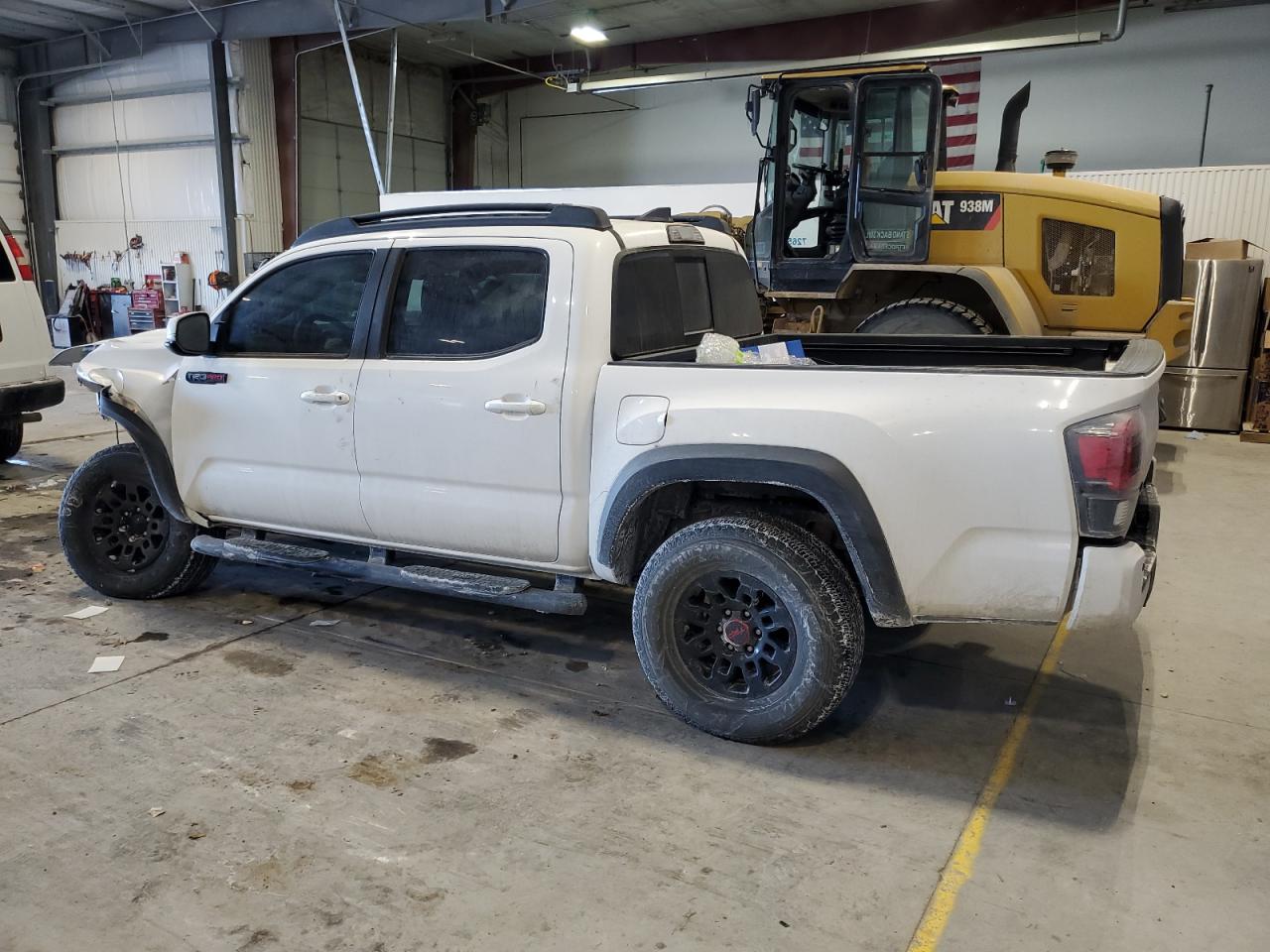 2019 Toyota Tacoma - Image 2