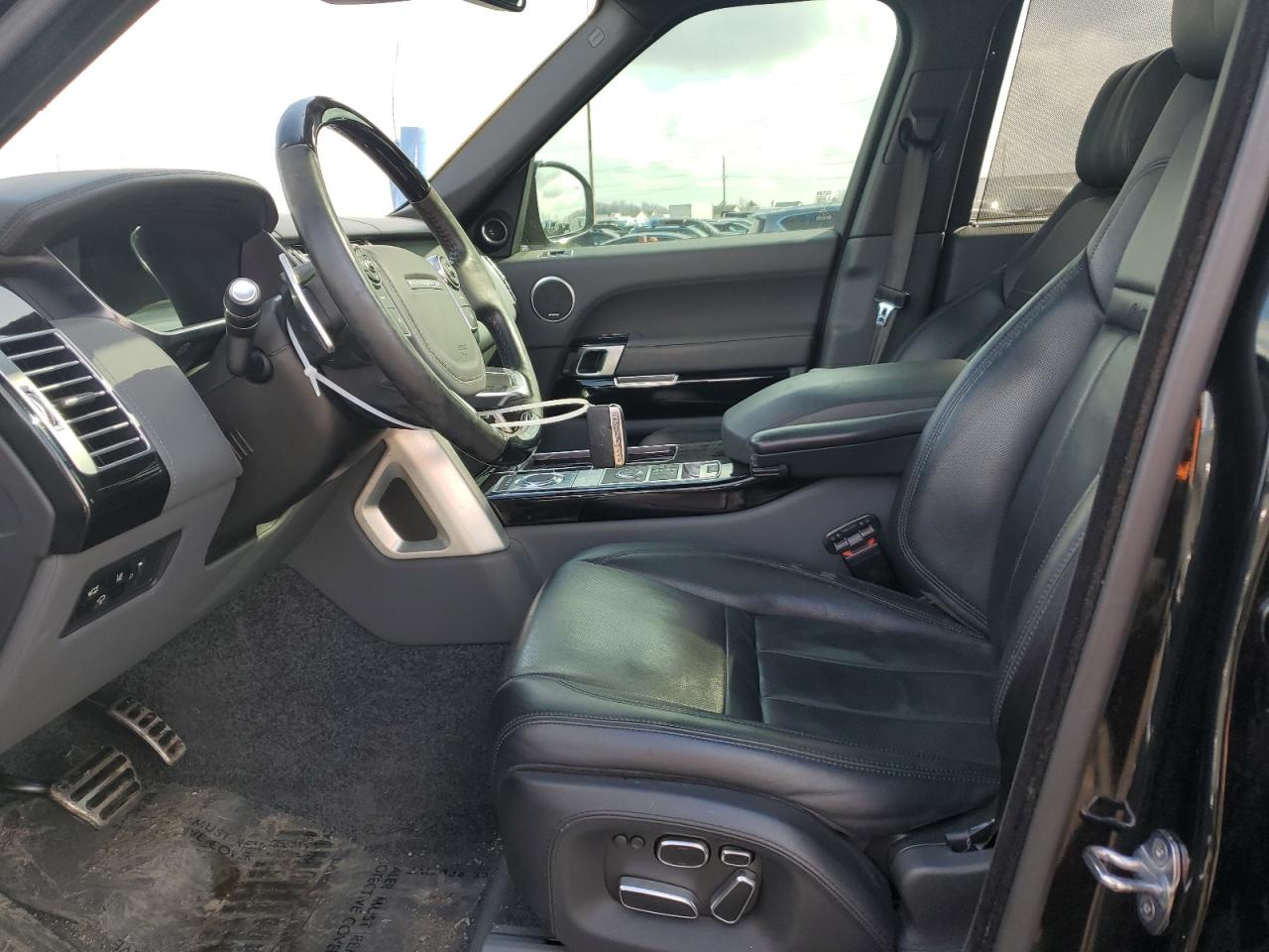 2014 Land Rover Range Rover - Image 7