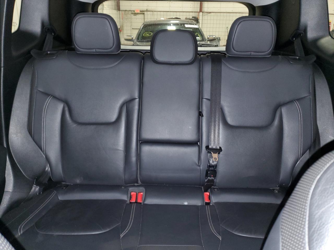 2015 Jeep Renegade - Image 10