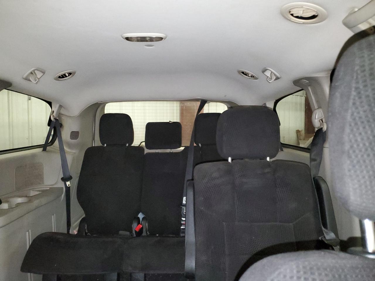 2014 Dodge Caravan - Image 10