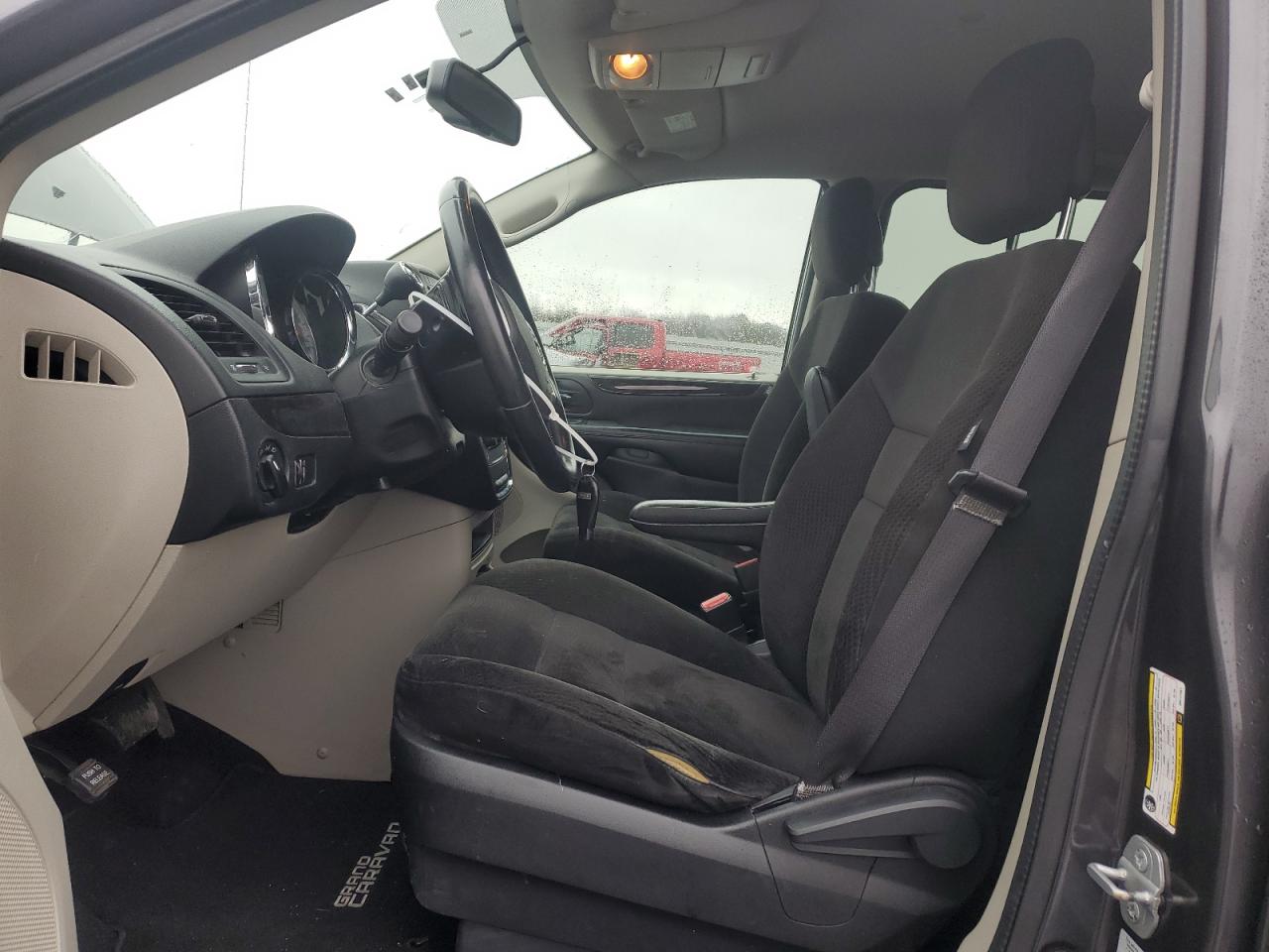 2016 Dodge Caravan - Image 7