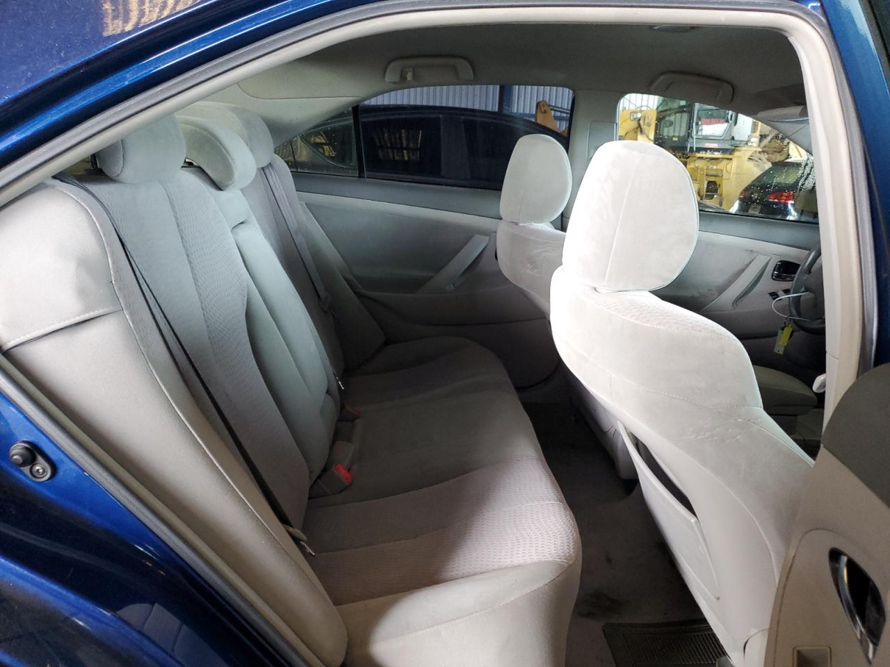 2010 Toyota Camry - Image 10