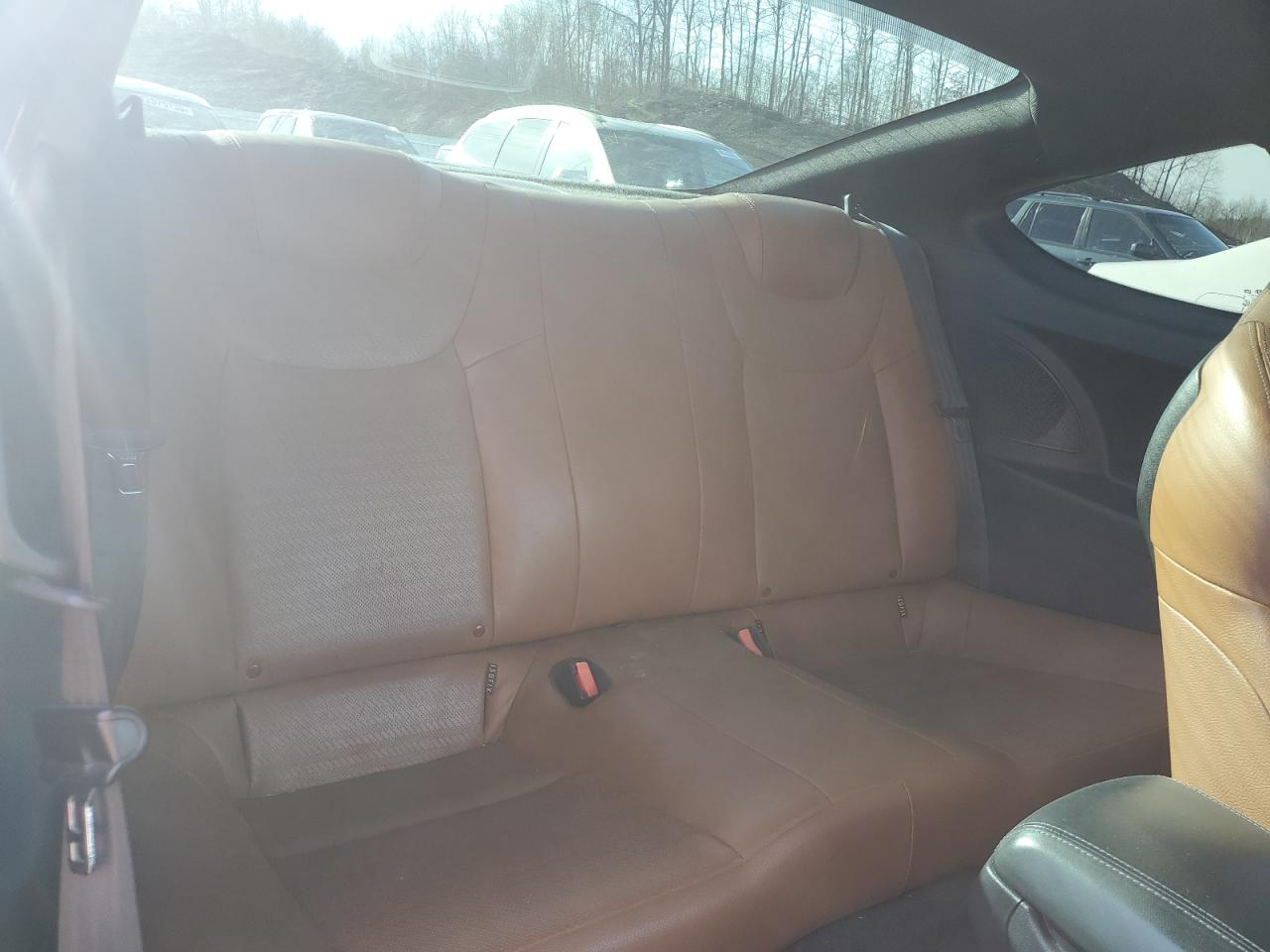 2015 Hyundai Genesis - Image 10