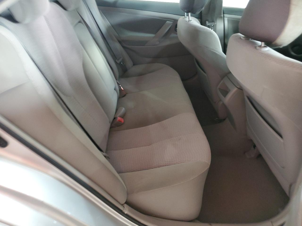 2011 Toyota Camry - Image 10