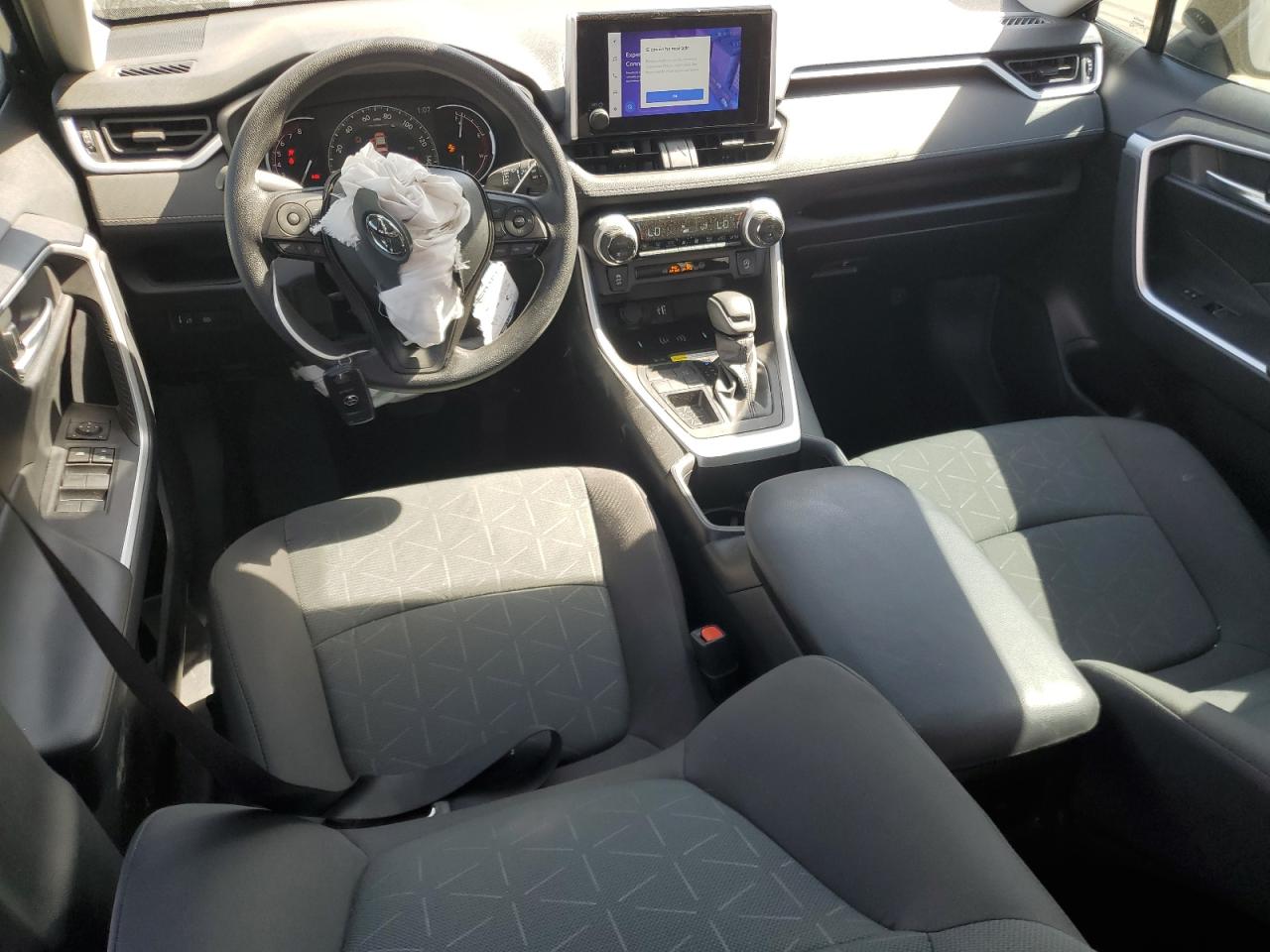 2T3W1RFV4RC291529 TOYOTA RAV4 2024