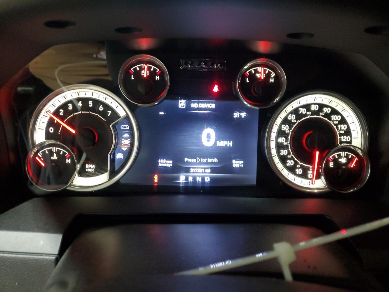 2016 RAM 1500 - Image 9