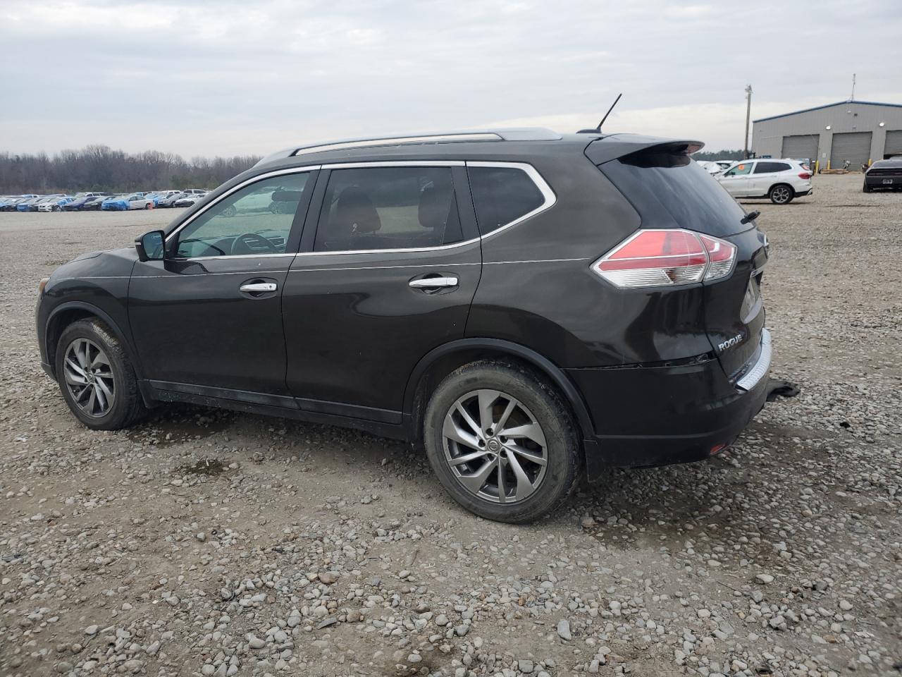 2015 Nissan Rogue - Image 2