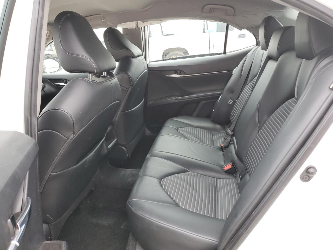 2021 Toyota Camry - Image 10