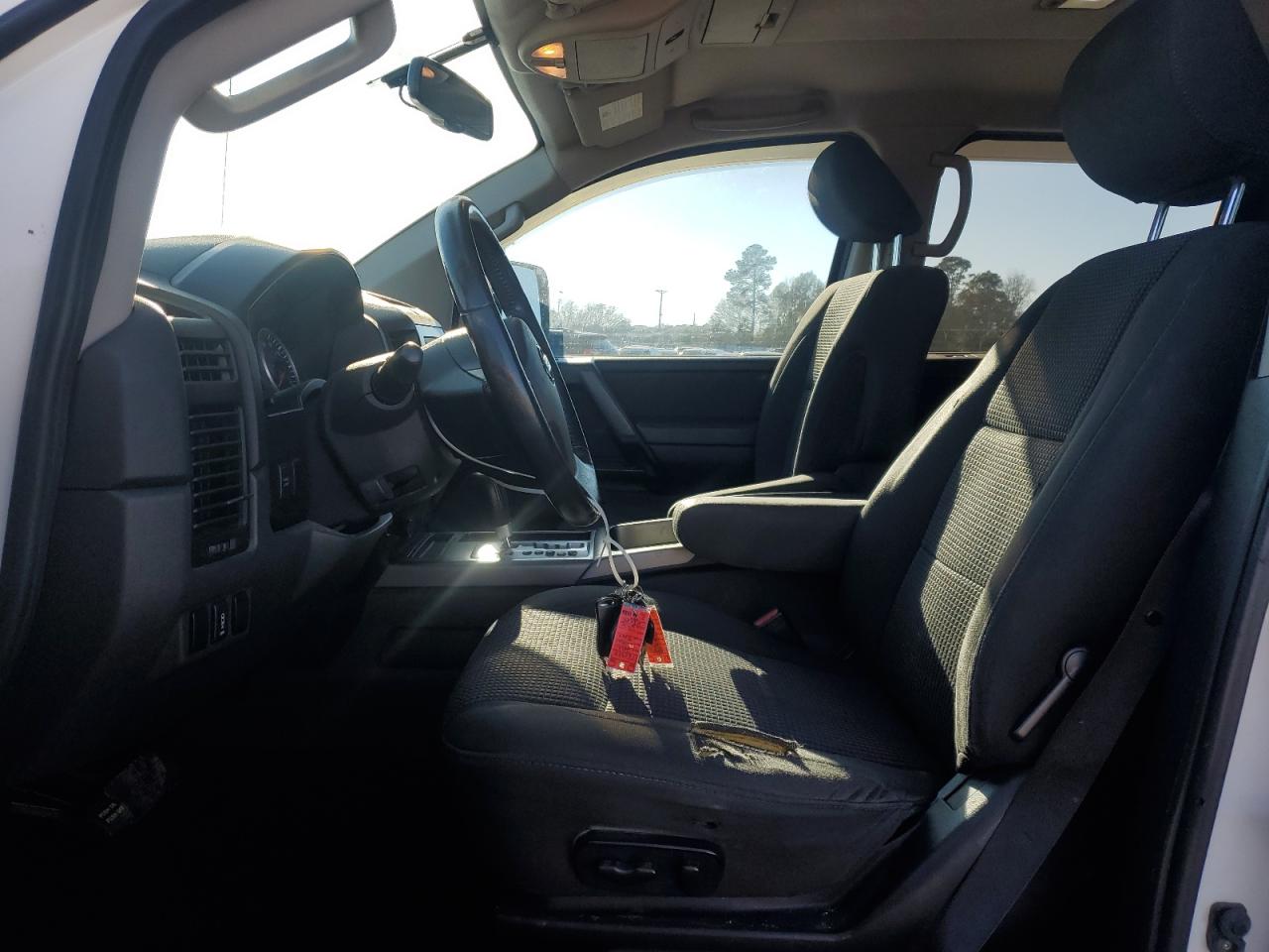 2012 Nissan Titan - Image 7