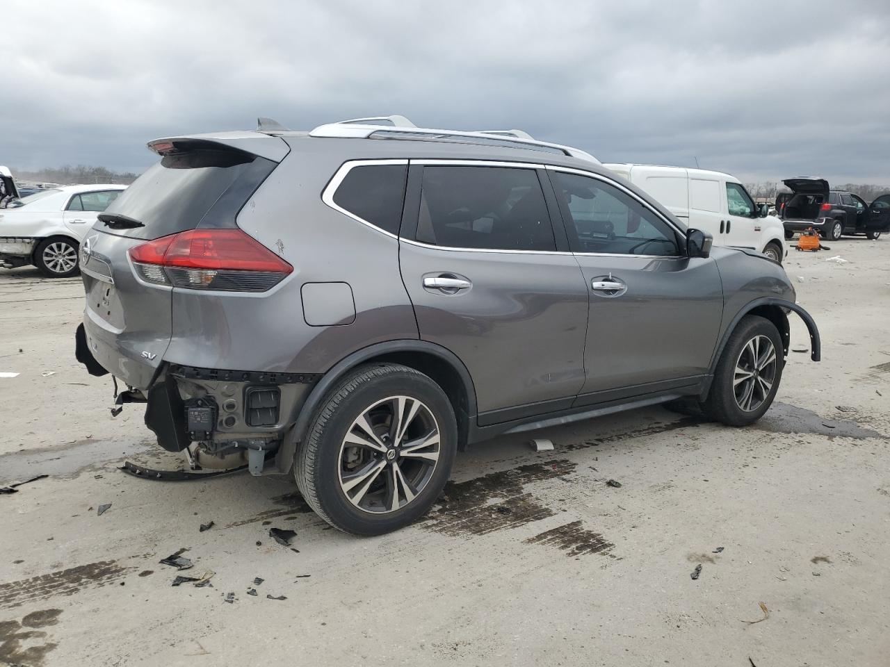 2019 Nissan Rogue - Image 3