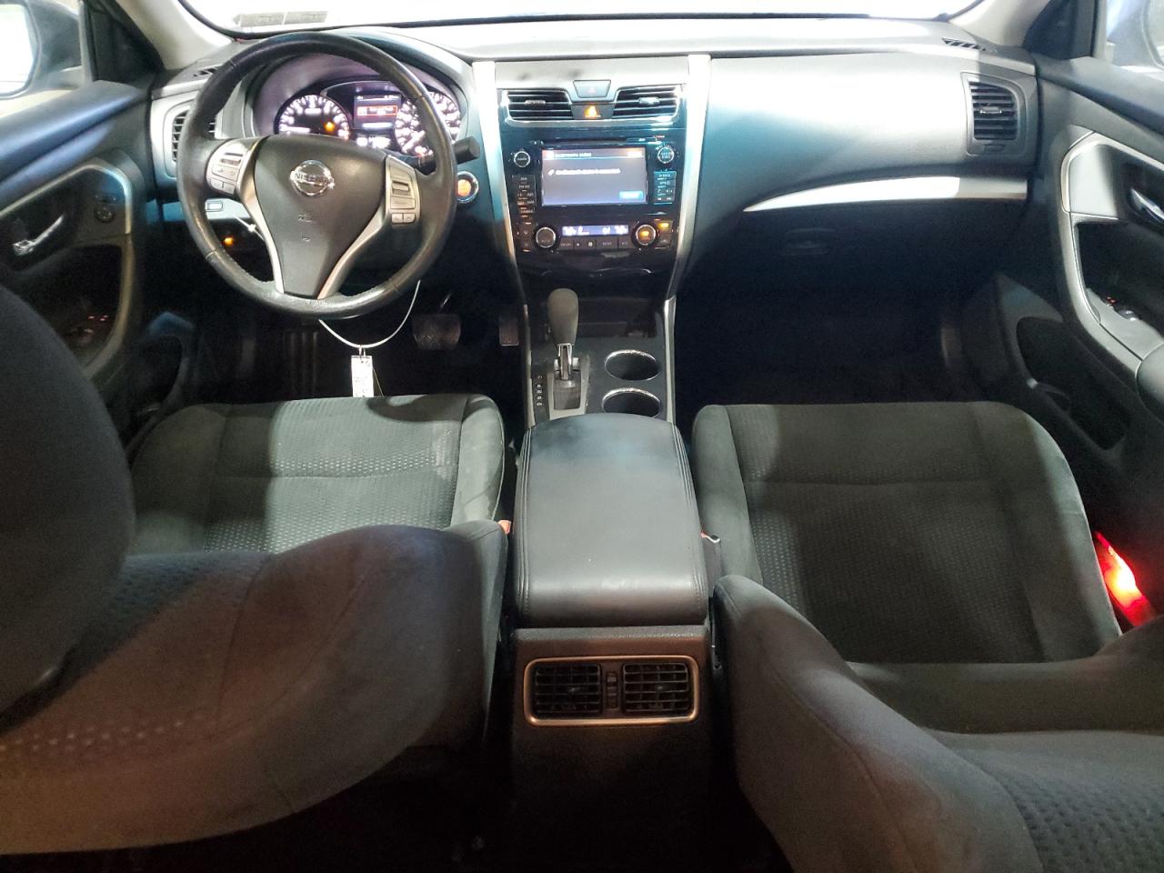2015 Nissan Altima - Image 8