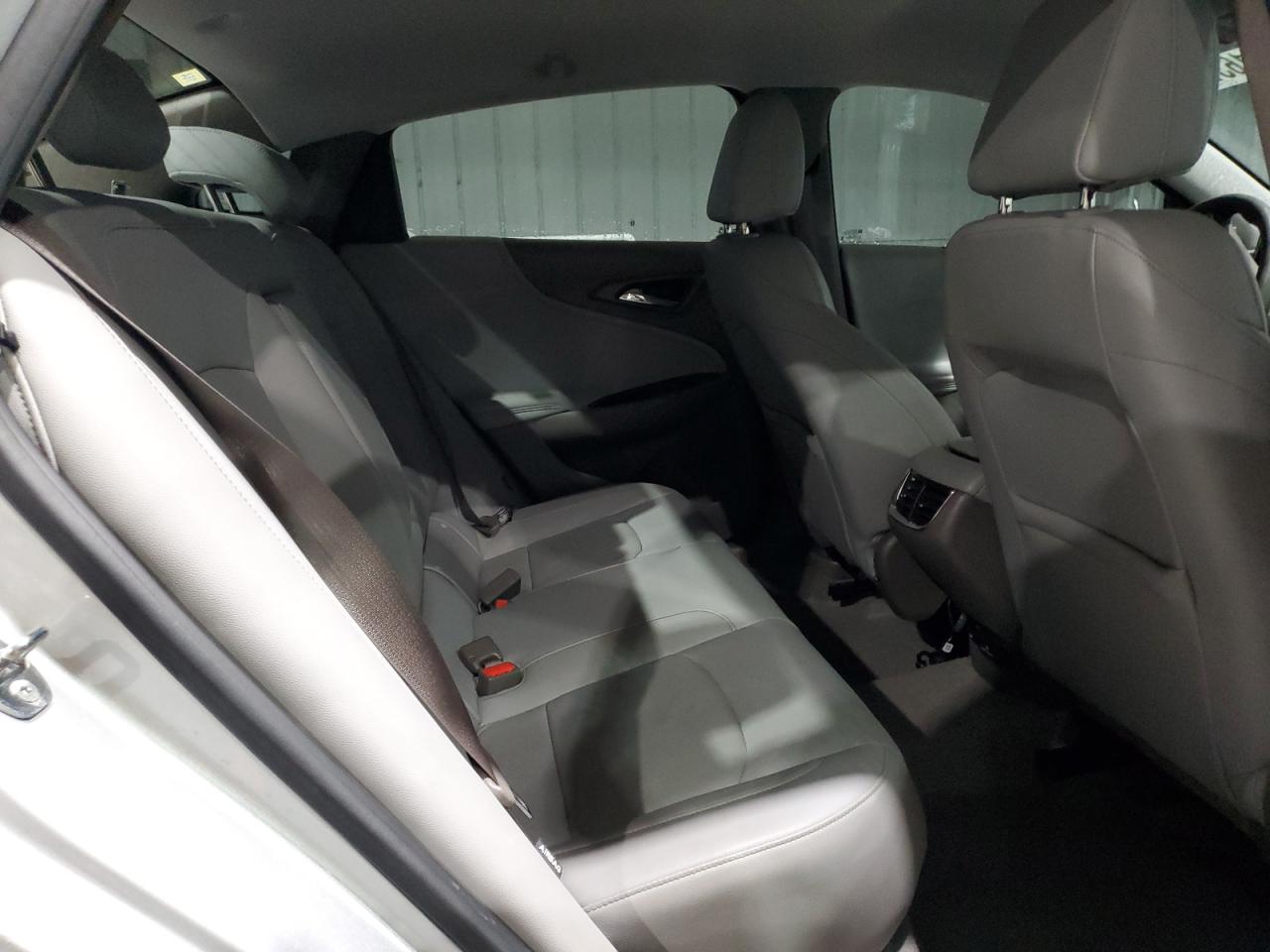 2017 Chevrolet Malibu - Image 10