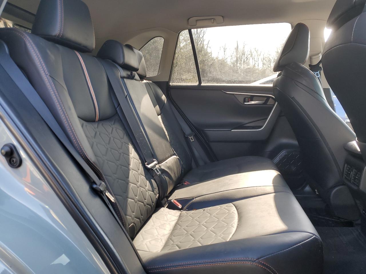 2023 Toyota RAV 4 - Image 11