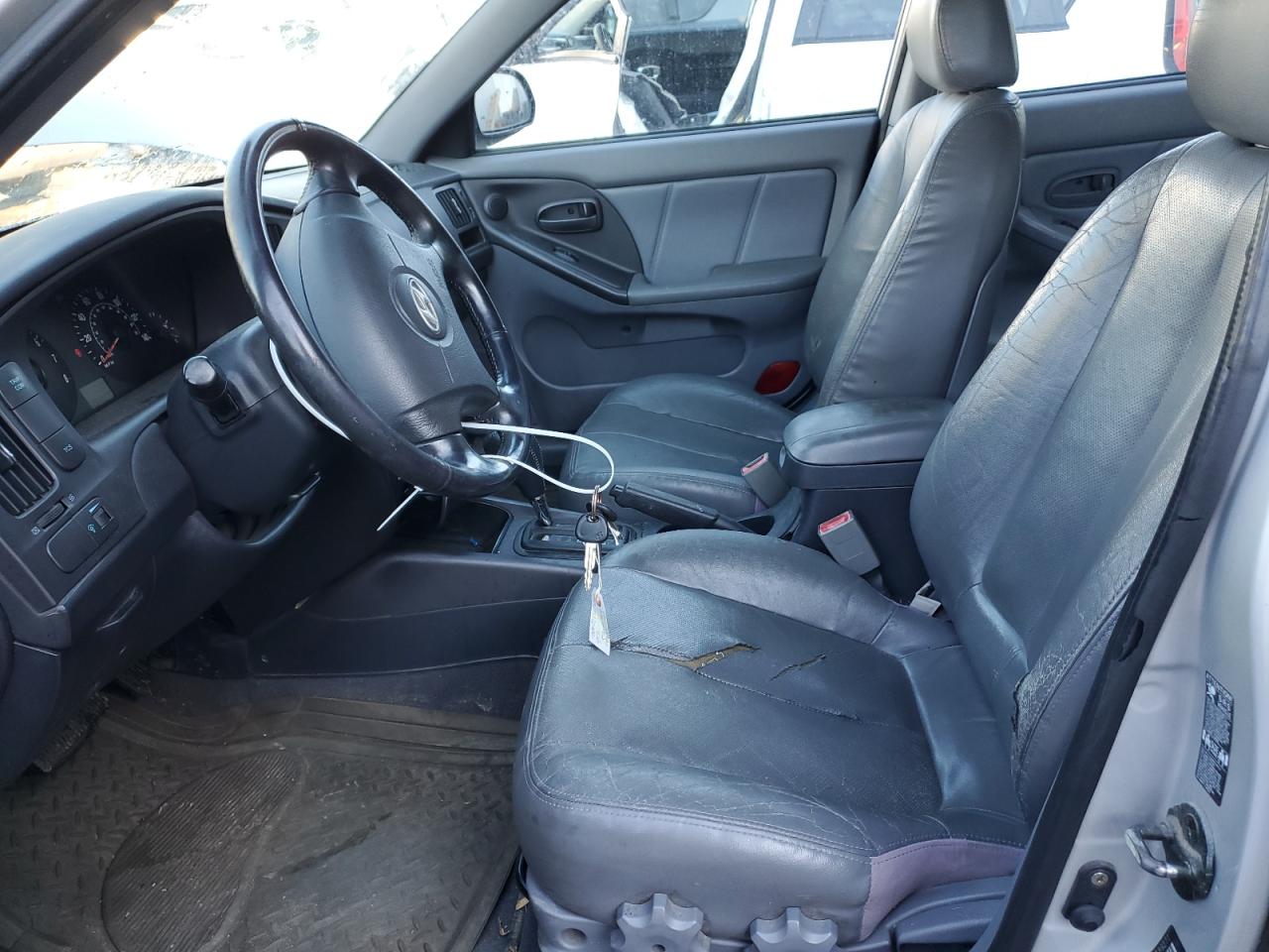 2006 Hyundai Elantra - Image 7