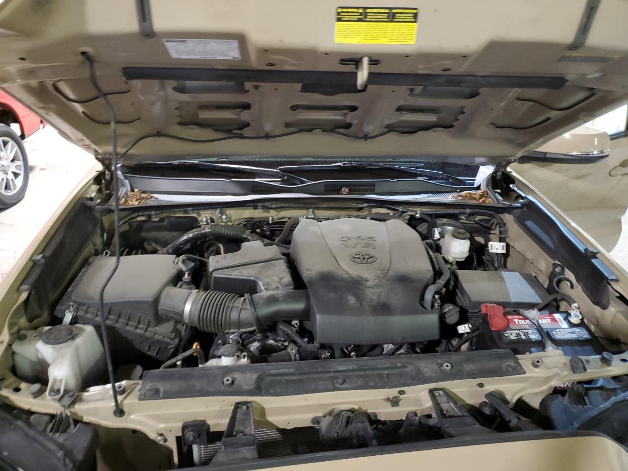 2020 Toyota Tacoma - Image 11