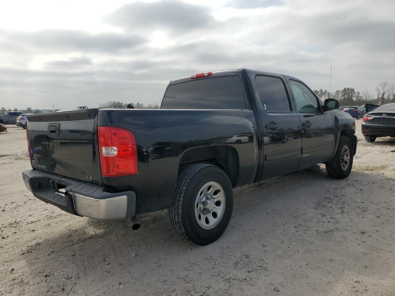 2011 Chevrolet Silverado - Image 3