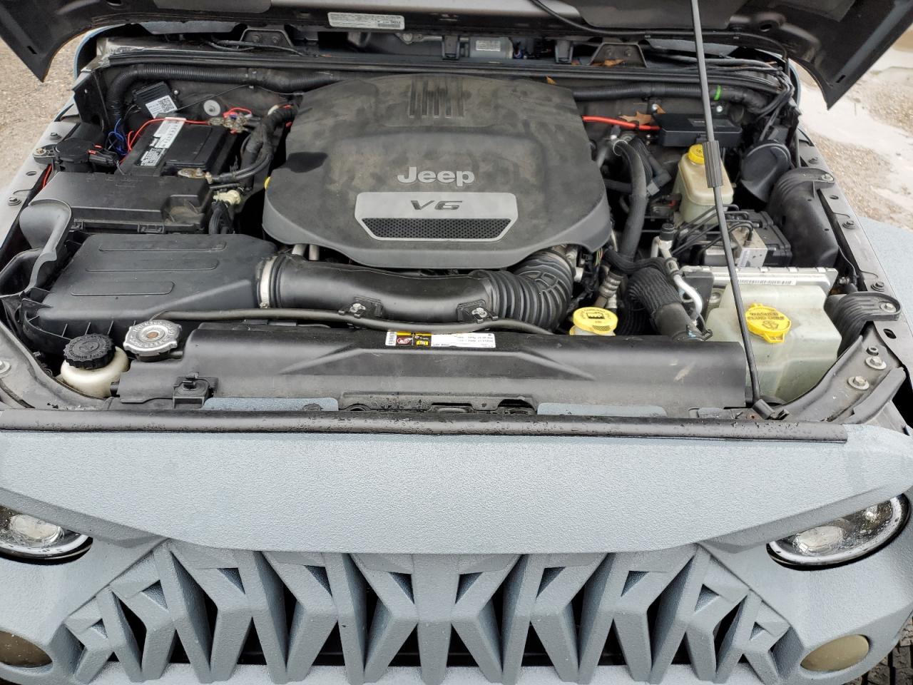 2014 Jeep Wrangler - Image 11