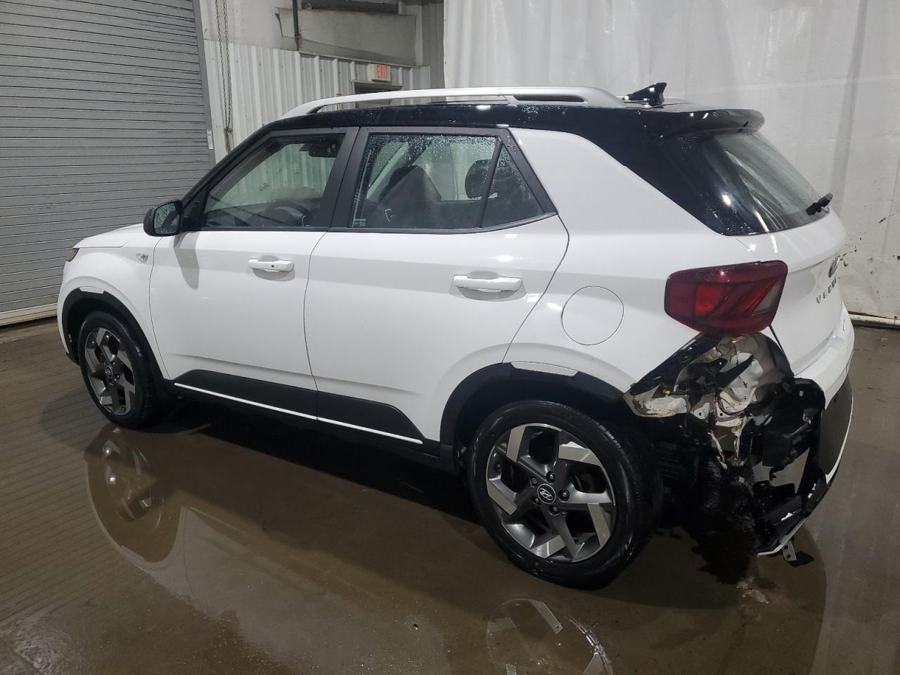 2022 Hyundai Venue - Image 2